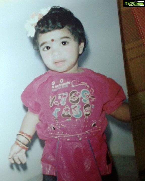 Pavithra Lakshmi Instagram - Coz it's mandatory to upload up childhood pic on children's day! So dats mine. Tomboyish back den as well๐๐๐ #pavithupapa #chottume #pappukutty #cbeponnu