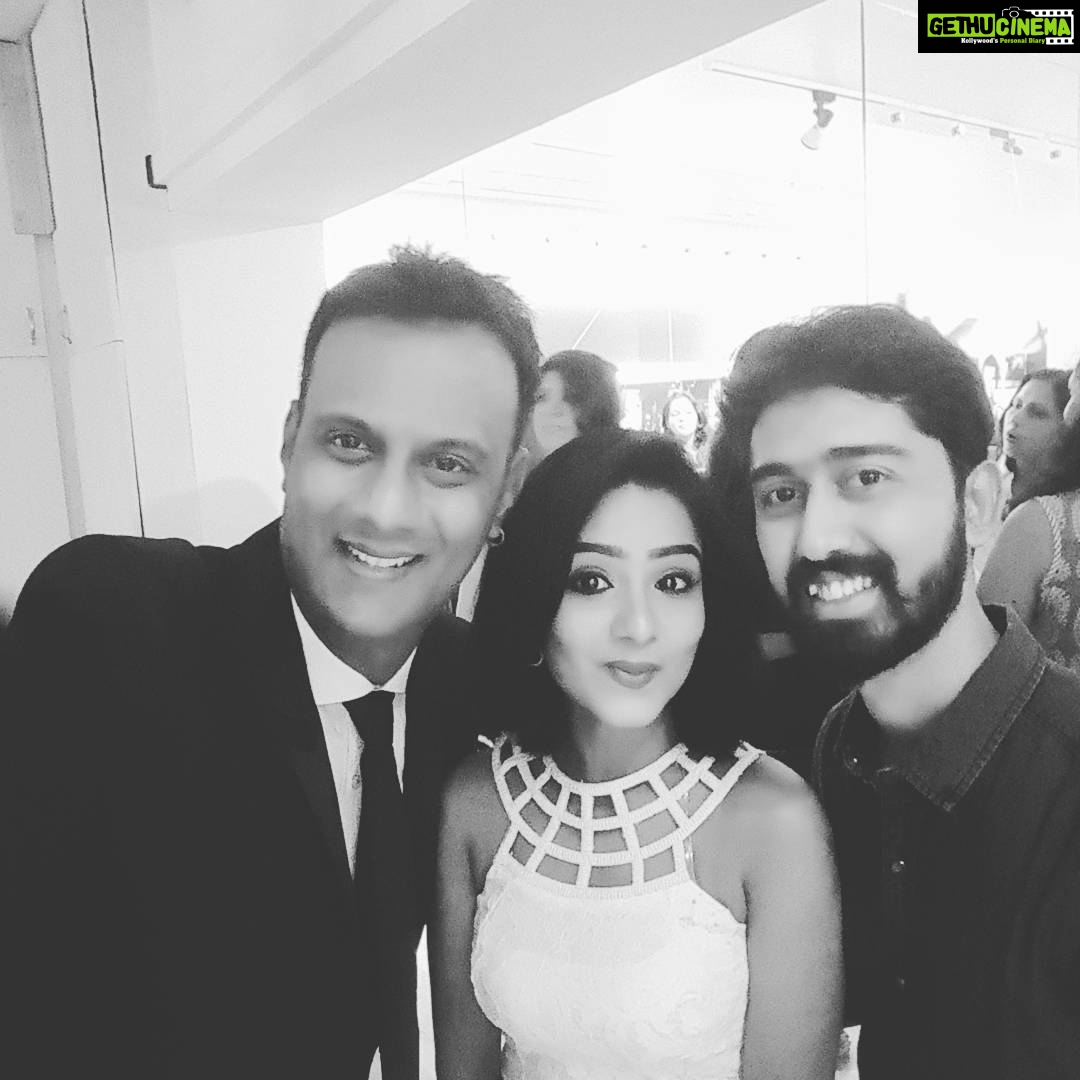 Pavithra Lakshmi Instagram - #monochromatic #karthiksrinivasan #streetphotographylaunch #kappa #modellife #chennaimodel #pavithralakshmi #popzy #queenofmadras #actress #actor #dancer #model #passionforlife #actordancerandmodel