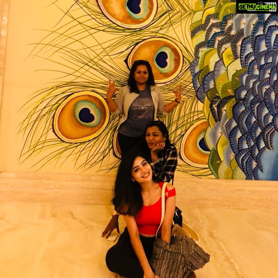Pavithra Lakshmi Instagram - My best version of craziness comes out when i am with the best of my friends❤ @imdivyat and divya balachandar #myswagteam #officiaunchmeetitwas #pavithralakshmi #popzy #actor #model #blahblahblah