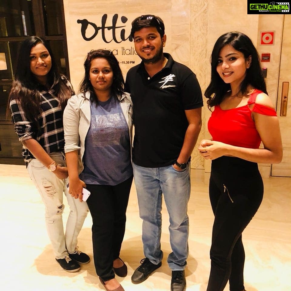 Pavithra Lakshmi Instagram - My best version of craziness comes out when i am with the best of my friends❤ @imdivyat and divya balachandar #myswagteam #officiaunchmeetitwas #pavithralakshmi #popzy #actor #model #blahblahblah