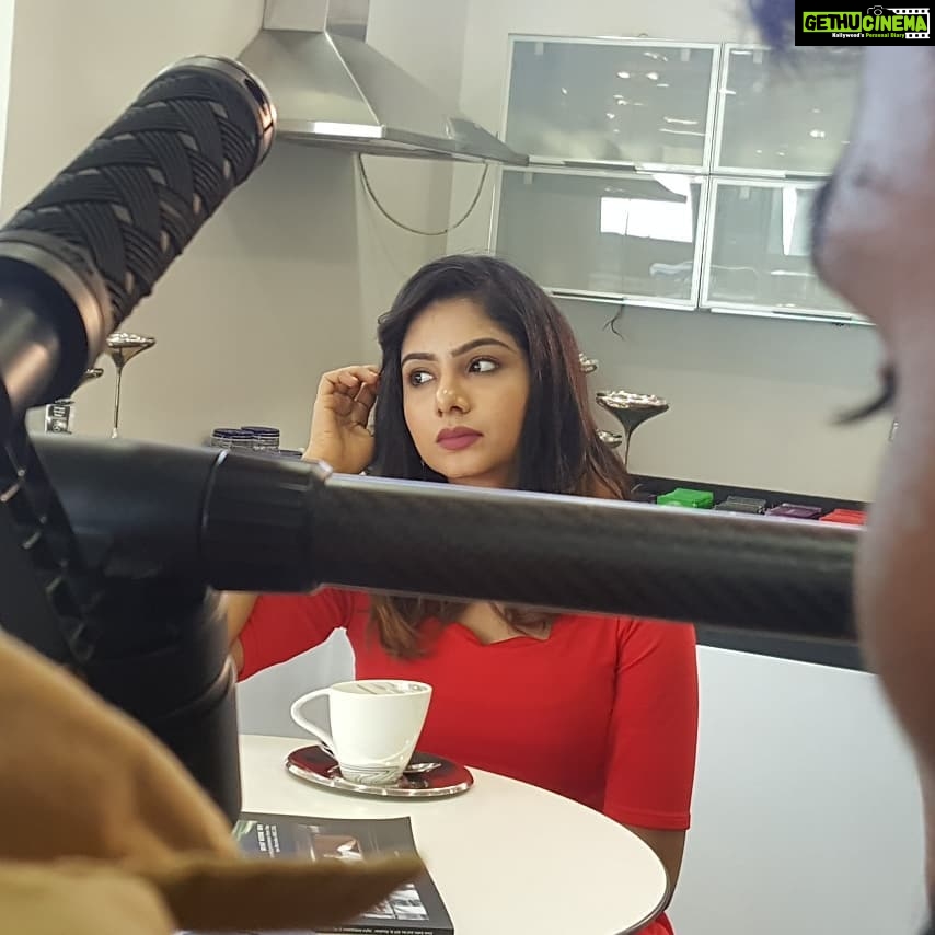 Pavithra Lakshmi Instagram - Shoot times😍 candids are the best #workistheonlythingthatkeepsmealive #pavithralakshmi #popzy #actordancermodel #actor #lifeofanactor #shootscenes #mercedesbenz #lovingmylife #thesinglequeen