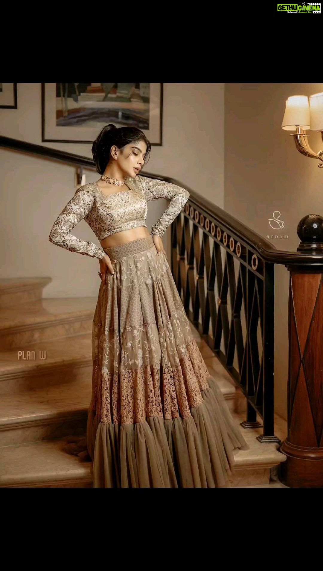 Pavithra Lakshmi Instagram - Just realised that this pic didn't make it to the gram . . . . . Outfit: @annamstudio Shot by: @planwcreadios Hair and makeup: @anushyaa_mua Jewellery: @aaranyarentaljewellery Retouch: @dhana__lee Concept and styling: @pradeepkumar0606 Assisted by: @kavya_govind @vinodha_sen @jai_joseph_69