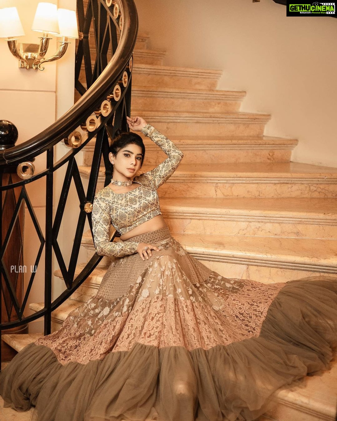 Pavithra Lakshmi Instagram - Not all stairways lead to heaven, some lead to good photography spots. You are welcome❤️ . . . Outfit: @annamstudio Shot by: @planwcreadios Hair and makeup: @anushyaa_mua Jewellery: @aaranyarentaljewellery Concept and styling: @pradeepkumar0606 Retouch @dhana__lee Assisted by: @kavya_govind @vinodha_sen @jai_joseph_69