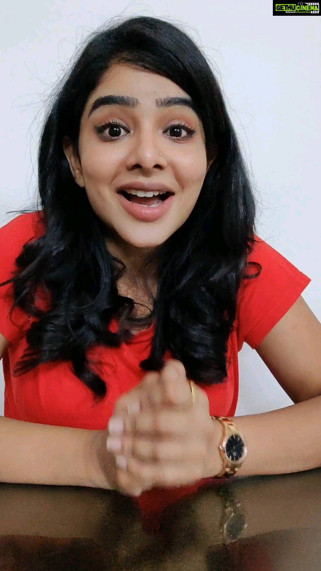 Pavithra Lakshmi Instagram - Skincare in winters is extremely important and that’s why I restocked on my favourite Serum Duo - Olay Collagen Peptide 24 Serum & Olay Retinol 24 Serum. In the day, I use the Collagen Peptide 24 Serum which is made with scientifically advanced formula and has ingredients like Collagen & Niacinamide. It helps keep my skin plump, glowy & bouncy looking all day 😌 And in the night, I use the Retinol 24 Serum which provides overnight hydration and is basically beauty sleep in a bottle. You can grab this duo at the Nykaa Pink Friday Sale, Hurry one last day to go!! Use code: OLAYUC30 to get 30% off 🌸 #Ad #TeamItTheRightWay #OlayCollagenPeptide24 #OlayRetinol24 #AmPmSkincare #OlayIndia @olayindia