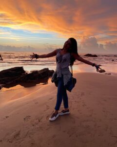 Pavithra Lakshmi Instagram - The Munji that pops makes when her lazy asf ass becomes a beach bum! 
Thank you. next?