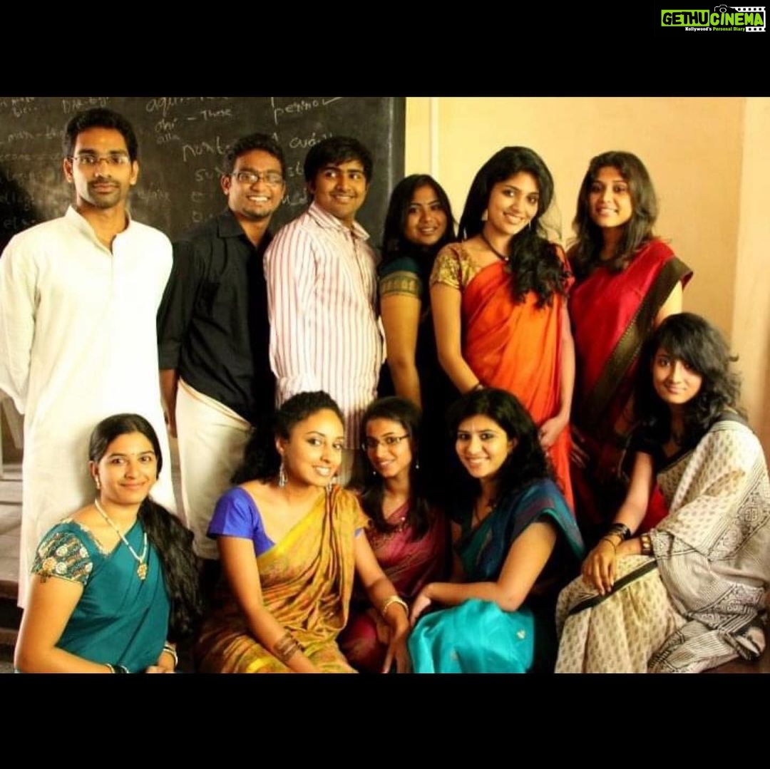 Pearle Maaney Instagram - Digging up some old pictures.. college days and school days 😀😋