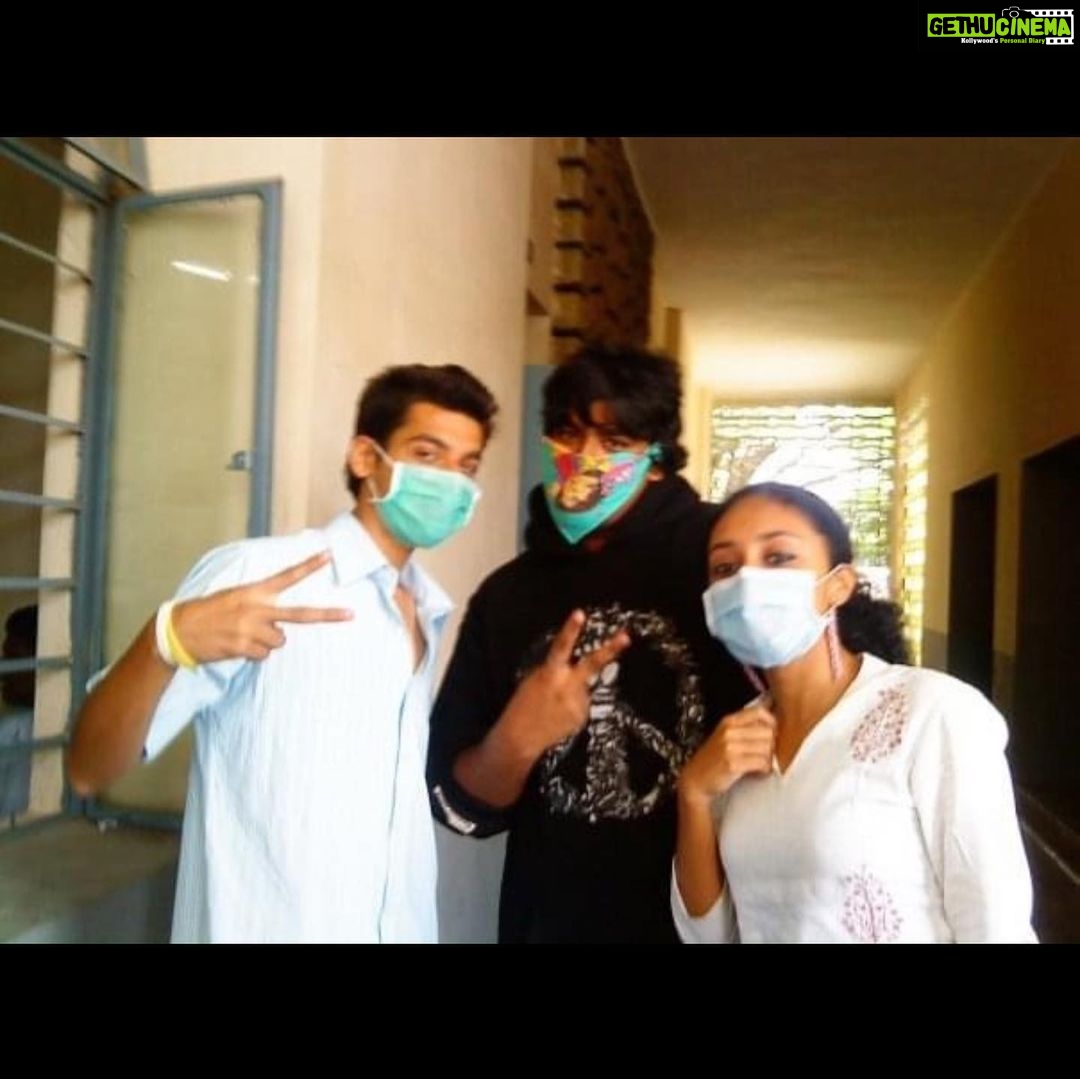 Pearle Maaney Instagram - Digging up some old pictures.. college days and school days 😀😋