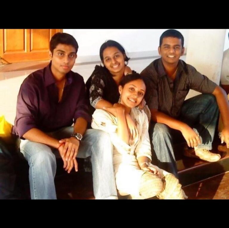 Pearle Maaney Instagram - Digging up some old pictures.. college days and school days 😀😋