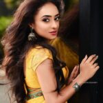 Pearle Maaney Instagram – If I had long hair 😎 if…. only if… this is an extension 🤪 .
.
.
@matt_atelier click
@ratikhavenugopal MUA