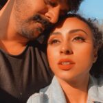 Pearle Maaney Instagram - Somewhere...stuck in Edappally traffic... 🌟 dreaming about reaching home 💭 @srinish_aravind 😜