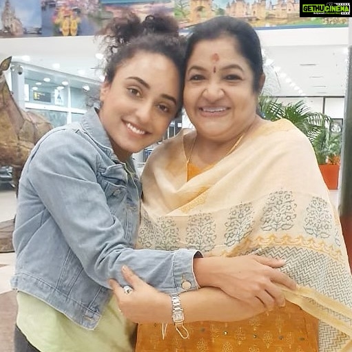 Pearle Maaney Instagram - I just Got lucky π Our very Own @kschithra Chechi πΈπ