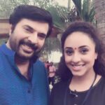 Pearle Maaney Instagram - @mammootty ❤️ #throwback time 🌸 #mentor #fangirl #mammookka