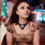 Pearle Maaney Instagram - When I draw my feelings on my face 👽 connect the dots 🦚 . PS : Make up is just a Number ... yea Verum number 😎 . . . Peace Love n Music to All..🤓 #newyear #2020