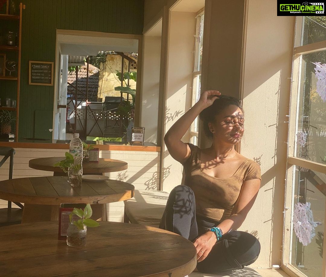 Pearle Maaney Instagram - Happy Me. 🌸 . . Click by @srinish_aravind Goa