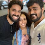 Pearle Maaney Instagram - True friends... swipe left to see how true friends behave 😏🤨 @padmasoorya @srinish_aravind