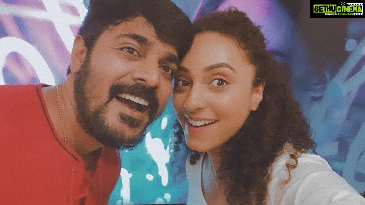 Pearle Maaney Instagram - Christmas Vibes 🥰 @srinish_aravind