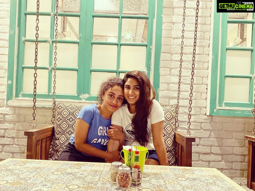 Pearle Maaney Instagram - My shoulder to Laugh On... My sweetheart @deeptisati Mumbai, Maharashtra