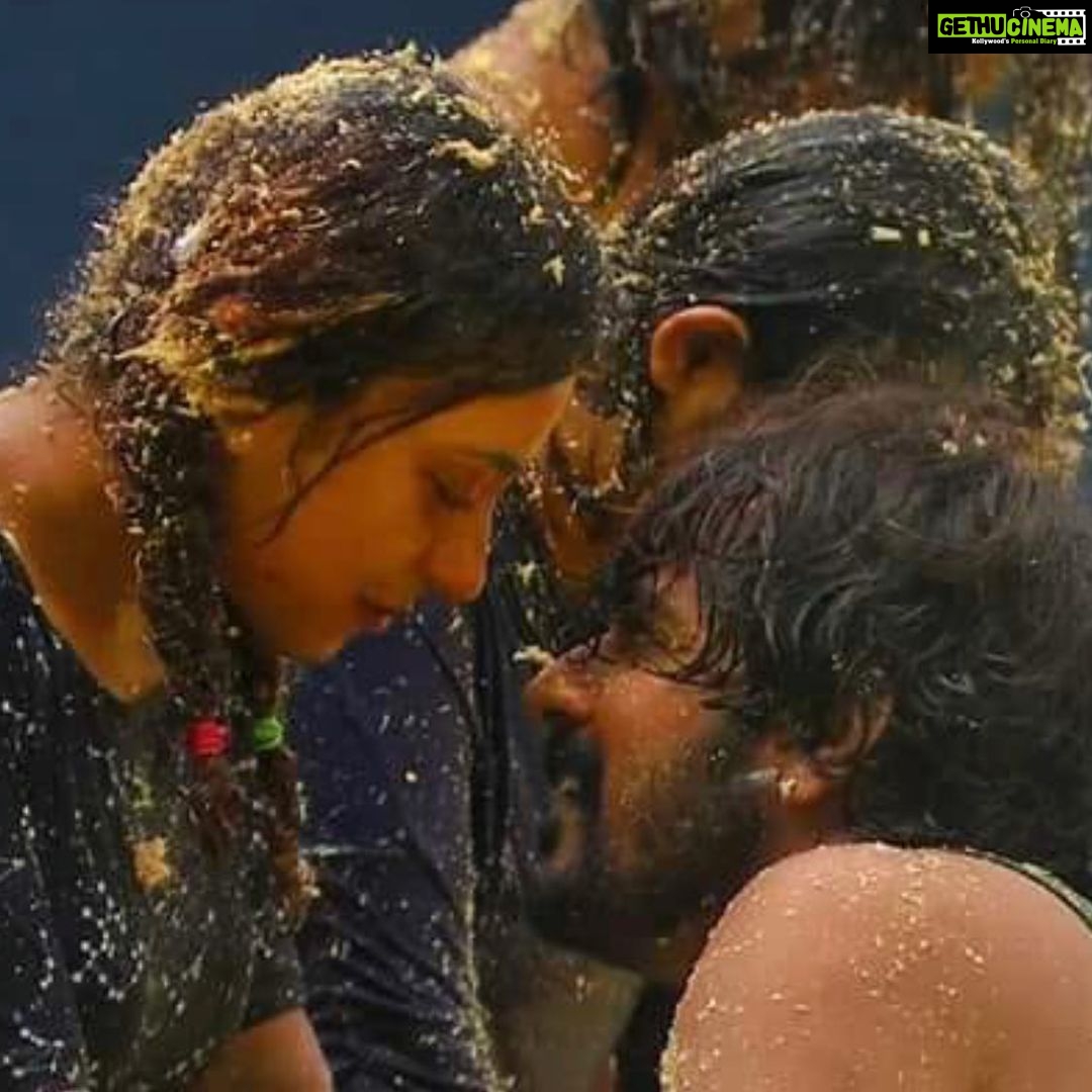 Pearle Maaney Instagram - Caption this ❤️ . @srinish_aravind