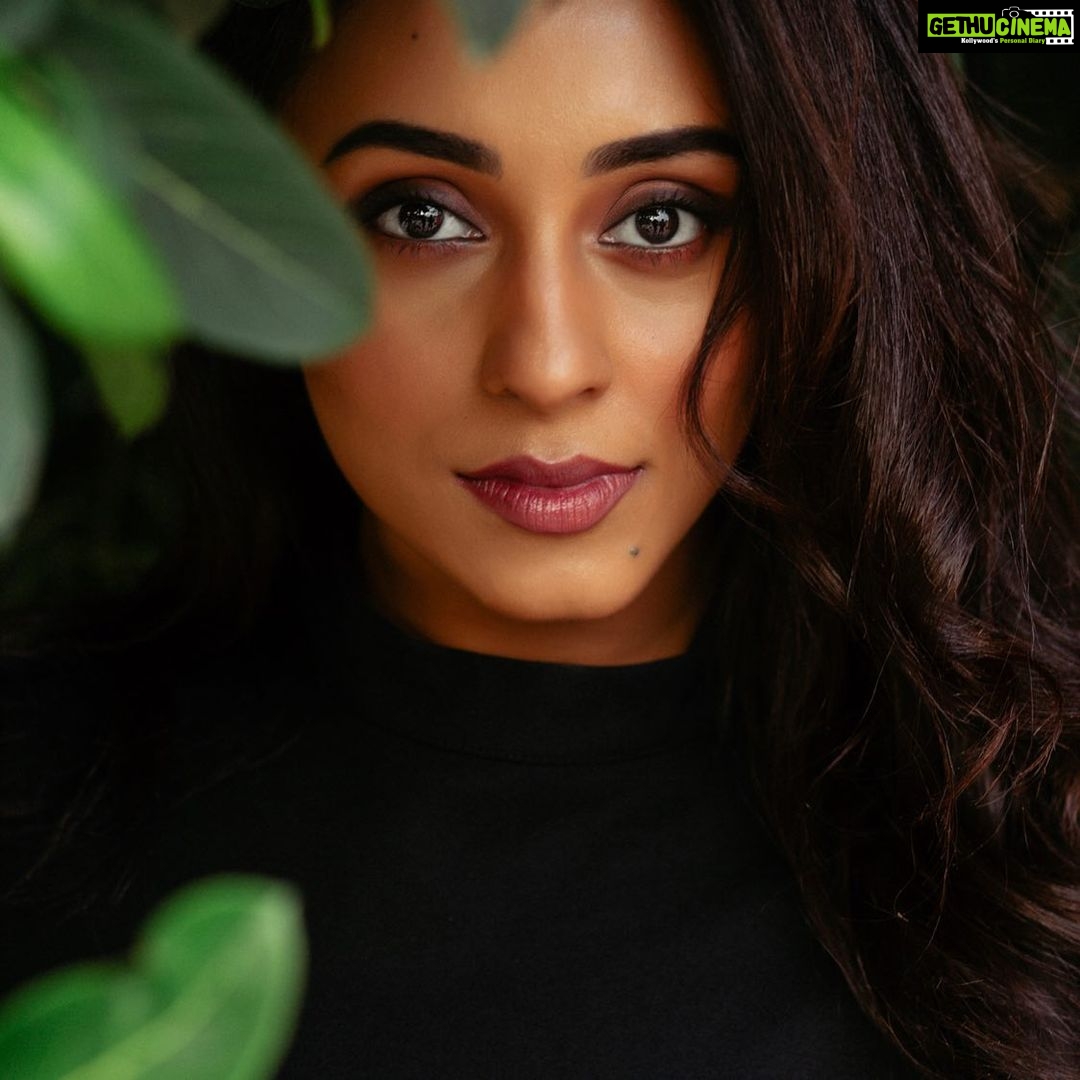 Pearle Maaney Instagram - “When you wake up... it’s a new day... but when life wakes you up... it’s a new life. “ -Pearle . . . Click @clintsoman Styling @adampallil Makeup : myself ✌🏻