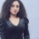 Pearle Maaney Instagram - Playing with stage lights... during the shoot of Dance jodi Dance @zeetamizh ☺️🌹 . . Every Saturday and Sunday at 6.30 pm Chennai, India