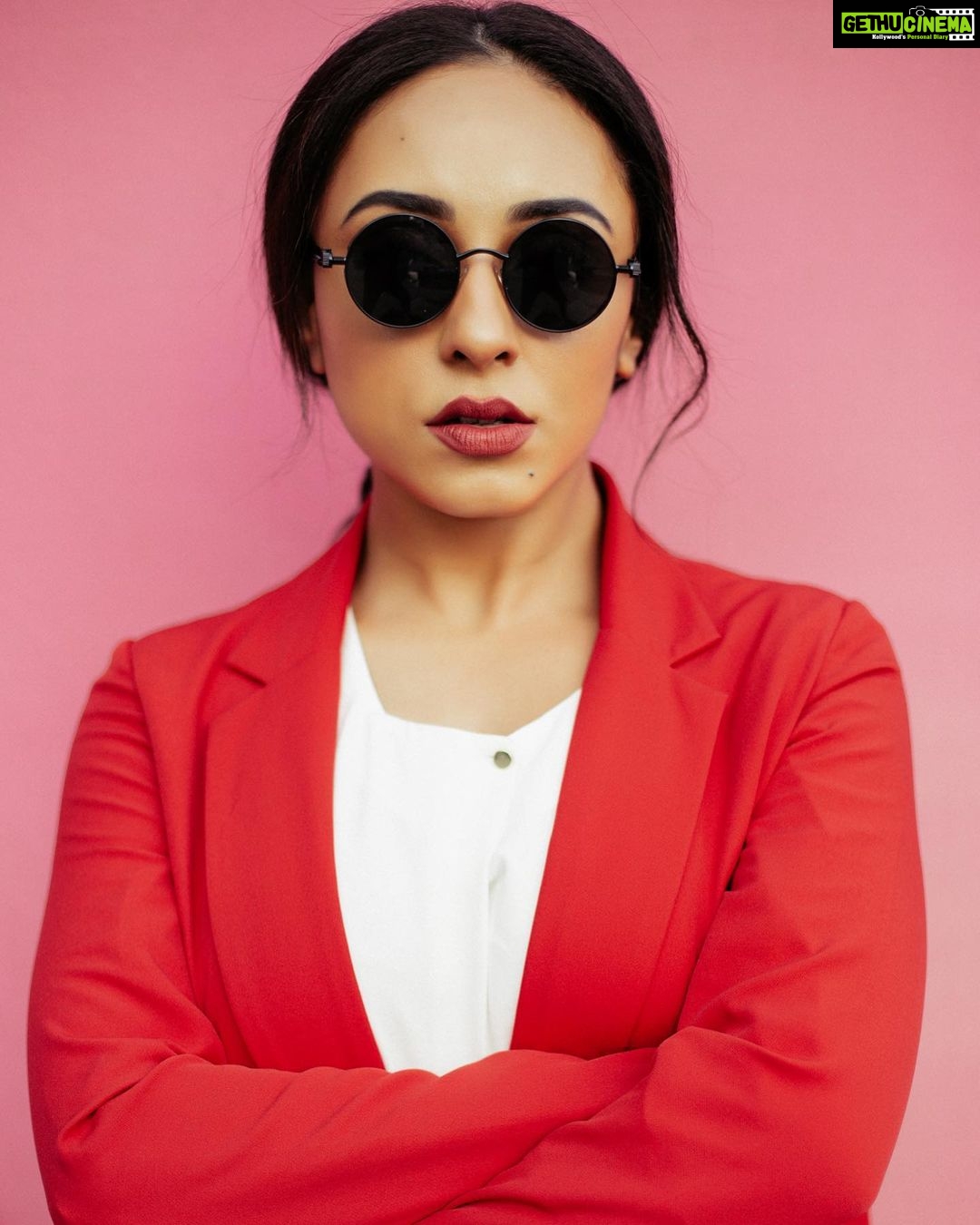 Pearle Maaney Instagram - Are You Red-y? 😎 . . . . Click @clintsoman Styling @adampallil #instafashion #pearlemaaney