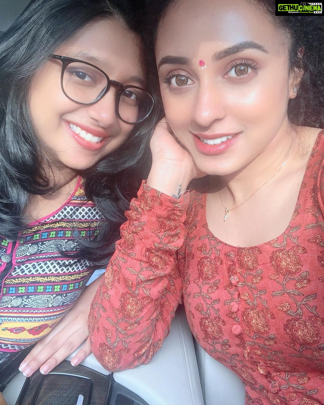 Pearle Maaney Instagram - My chakkara Kutty ... @sukkusoha .. friends since first year of college and I feel at home when I’m with her. One of my “Comfort zone creators” . 😘 #blessings #trsut