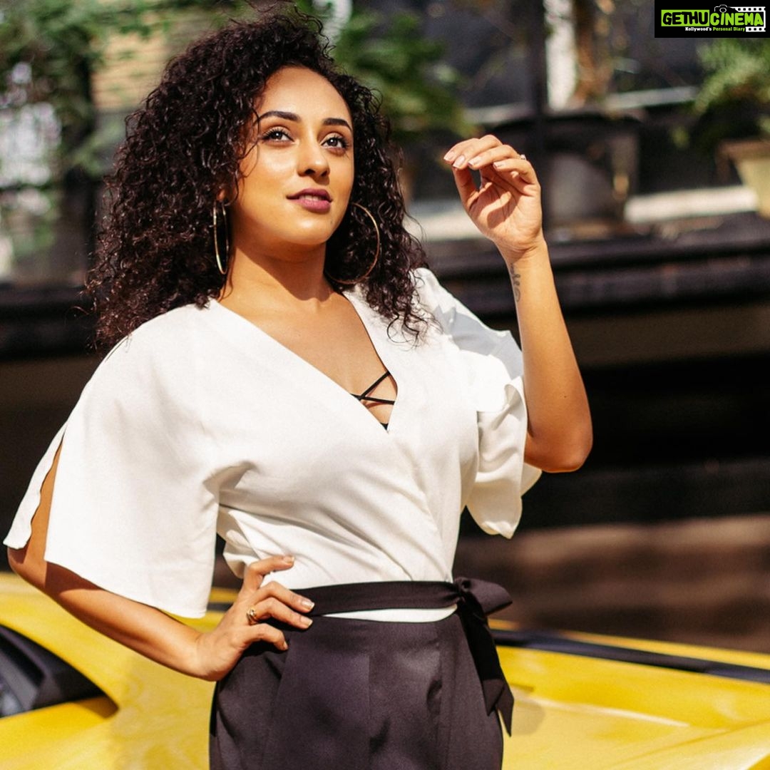 Pearle Maaney Instagram - The Sun... is a giver. It gives... a healthy ... Tan. 😎 . . . Click by @clintsoman Styling @adampallil . . . #lamborghini #lamborghinihuracan