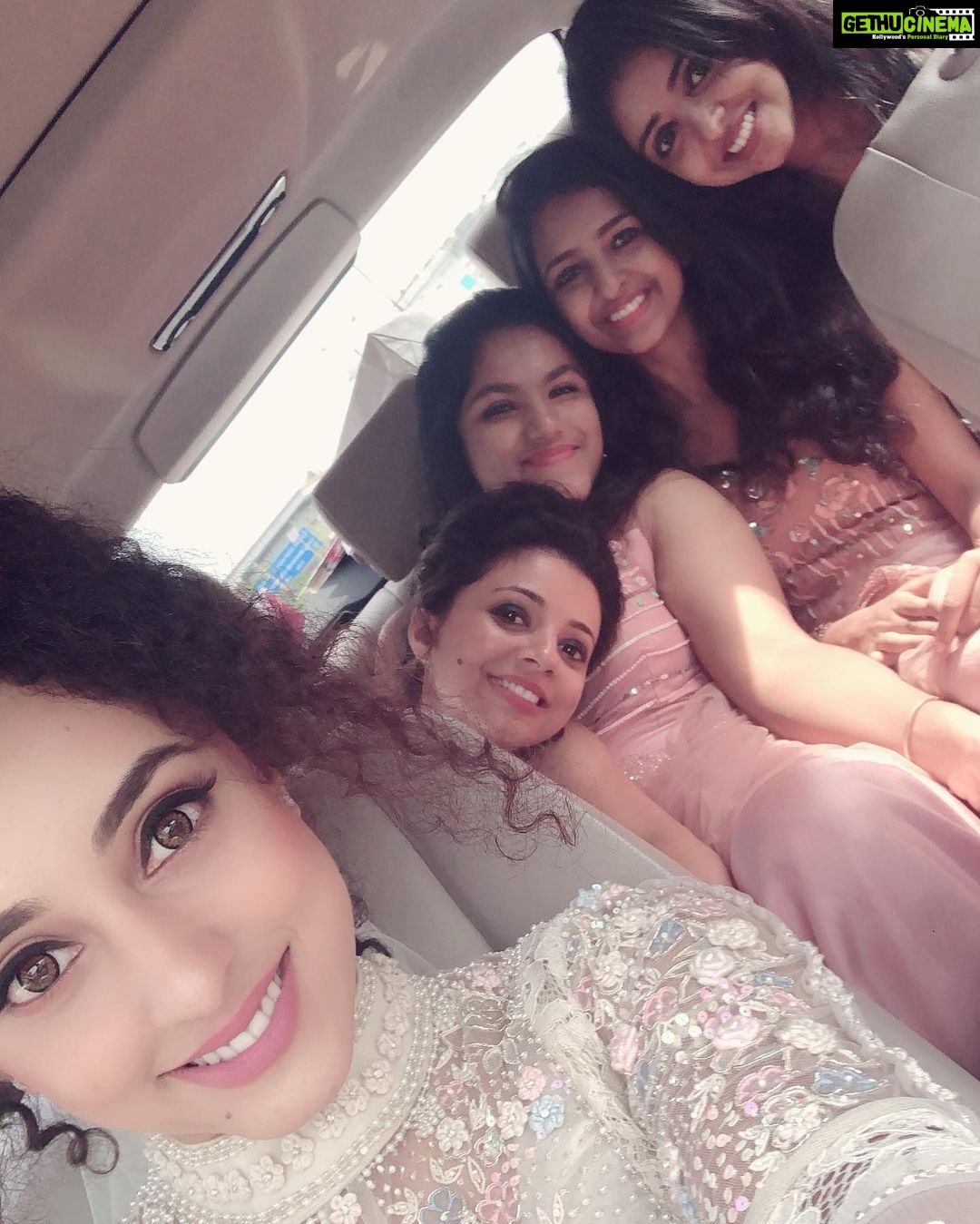 Pearle Maaney Instagram - Sisters... when God decides to choose your best friends... they happen. ππ₯°πΈ @rachel_maaney @shradha_davis @sneha_stars @rinita_davis . . @sharathdavis I donβt know what God was thinking when he chose u to be my brother but U are my favourite π