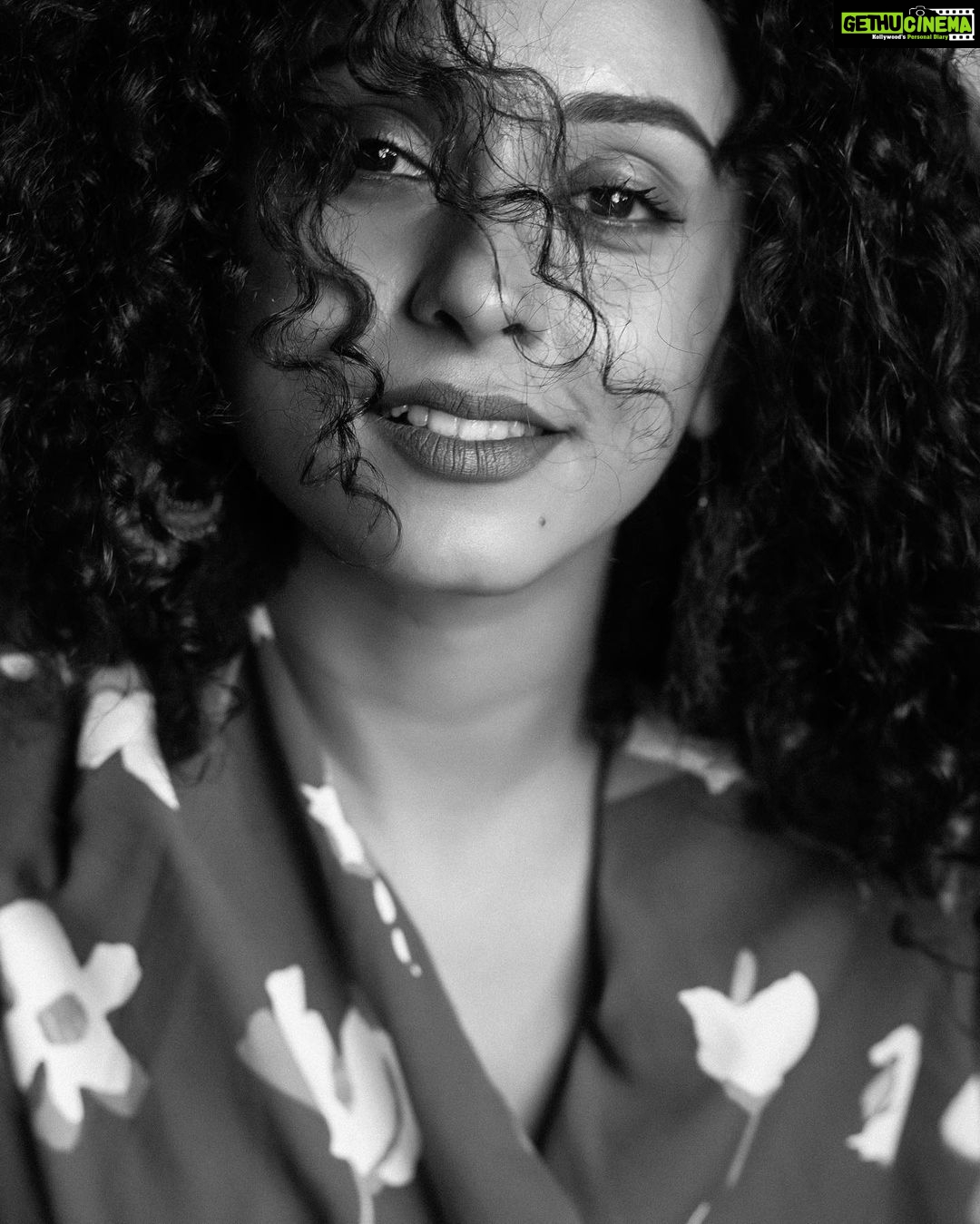 Pearle Maaney Instagram - Peace love n music to All❤️ . . . @clintsoman 📸 Styling @adampallil