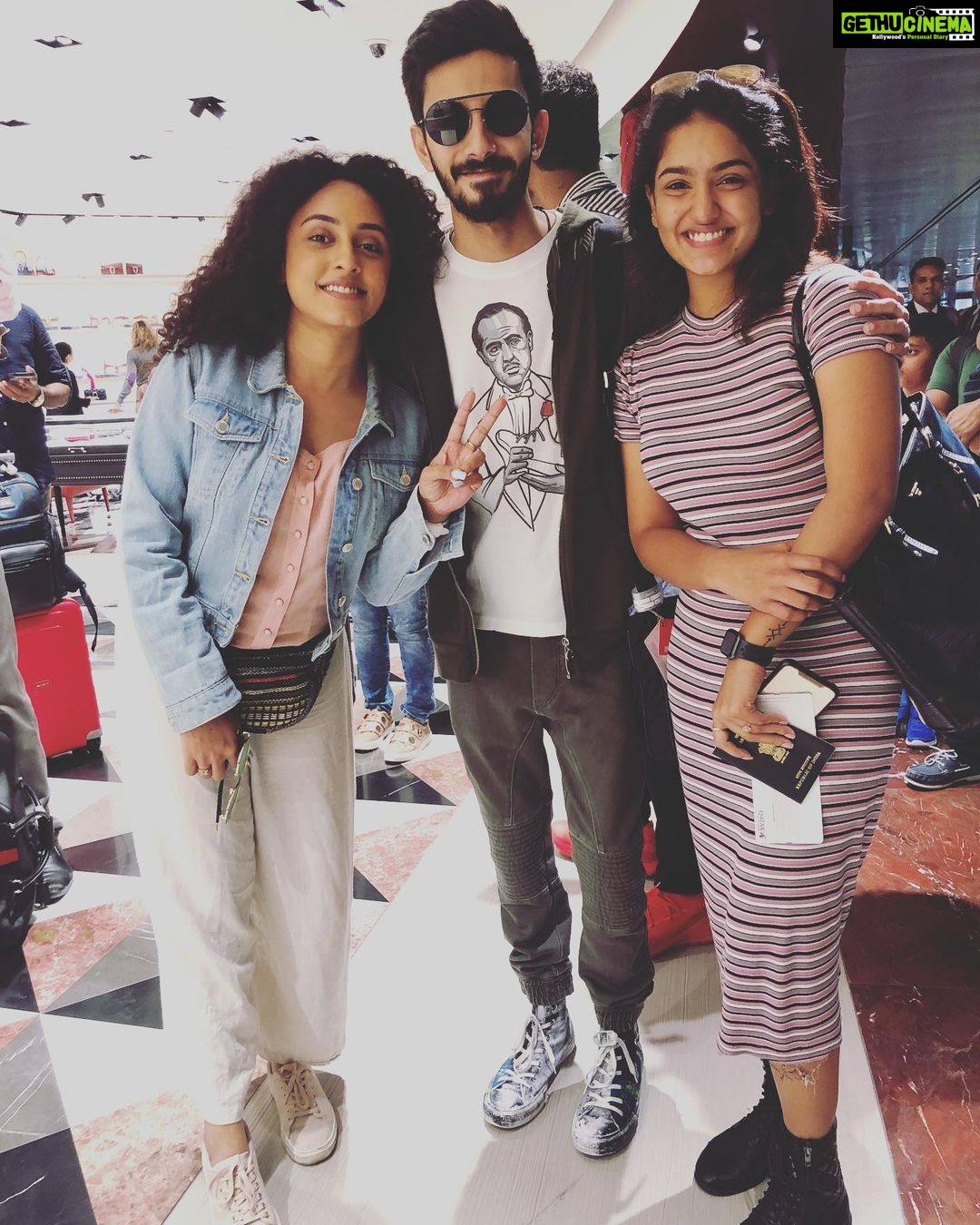 Pearle Maaney Instagram - Look at our shoes!! 👻👟 @anirudhofficial @_saniya_iyappan_ #anirudhravichander #kolaveri