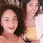 Pearle Maaney Instagram - Boss women 🌸😋 @oviyaahelenofficial #biggbosstamil