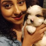 Pearle Maaney Instagram - Puppy Kutty !!!! . Found the same puppy that’s on our emoji ...😋 See!!! 🐶 @srinish_aravind clicked us! 🌸❤️