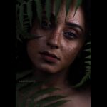 Pearle Maaney Instagram - She merged with the leaves, letting it define her soul. . . The “Beautiful Freckles” series (Because every human is beautiful...and every skin is wonderful) . . Click @jiksonphotography Make up @pearlemaany In Association with @thestudioloc . . #freckles #frecklesmakeup #conceptshoot #trending #picoftheday