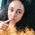 Pearle Maaney Instagram - Getting used to Mumbai Traffic. In the car for more than an hour...turns on the Ac... too cold... turns off the Ac... too hot.. 😟 then Sleeps for a while... stares at the lady sitting inside auto next to the car... she also stares back... I smile and she doesn’t.. embarrassing .. Chammi poyi 😶 fiddles with the phone.... sleeps again for approximately 7 mins... wakes up... asks the driver what he ate for lunch... stares at the sky... takes a deep breath... thinks about getting a nice coffee... takes out the phone again... clicks a selfie... but it’s blurry... cleans the front camera... clicks one more.. and that’s what u are looking at right now. 🙄😏 . #currentmood #mumbaitraffic Mumbai, Maharashtra