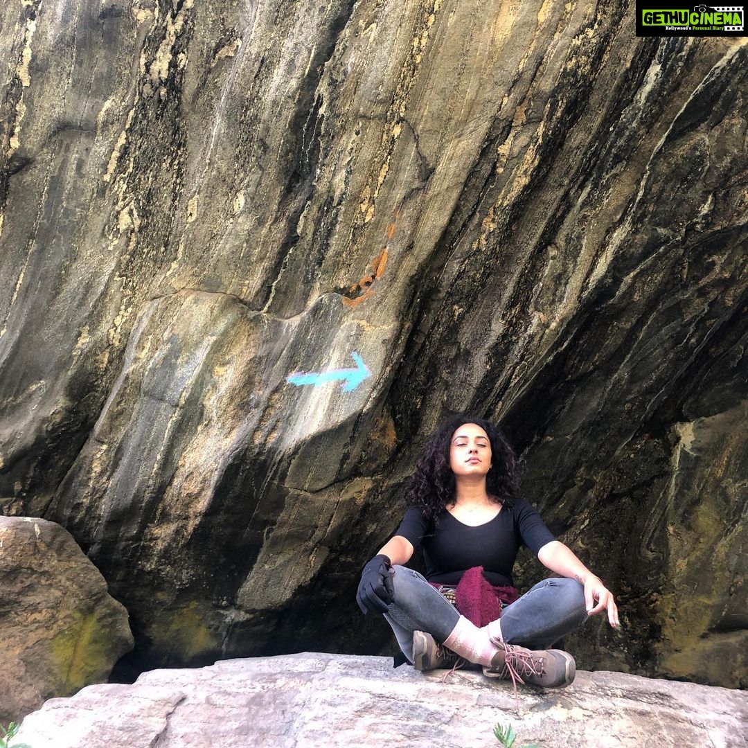 Pearle Maaney Instagram - 🙂 Inner World... Meets Outer World 🌎 #meditation #himalayas #peace #love #music Kutla