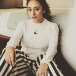 Pearle Maaney Instagram - What is your Biggest Blessing ? 🌸🌸 #gratitudejournal . . @clintsoman click @adampallil styling