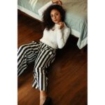 Pearle Maaney Instagram - Just be happy... Make Yourself comfortable 🦋 Look at me sitting on the floor.. Like it’s a bed of roses ..🌸 . . . Click by @clintsoman Concept n styling @adampallil Makeup : myself 🌸 Location courtesy @mg2007 . #photoaday #conceptshoot