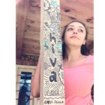 Pearle Maaney Instagram – Leaving behind a piece of me… 🌸
At “Shiva Place” in Kutla. Where we had a wonderful stay for 2 days.. 🧿 @srinish_aravind .
#doodleArt .
Tag me if u ever reach here 😋
.
Peace Love and Music to All 🦋
.
PS: thank you @tanyavarkey for teaching me how to doodle while we were in college 😘