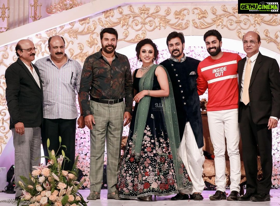 Pearle Maaney Instagram - This Reel life Hero is a Real life Hero too. @mammootty 🌸 even though I was intimidated by him when I met him for the first time a few years back... he soon turned into a dear friend and Mentor. Still remember how he called me after Bigg Boss and asked me when is the wedding... and him being really happy for @srinish_aravind & Me. He is extremely genuine and has a funny side that adds to his Charm. “Pappayude swantham Appoos” I remember watching it as a little girl and instantly turning into his fan for life. ❤️🤗 it’s beautiful how some people’s real life characters are more attractive than their reel life characters 🌸 Sidique Ikka on the other hand calls me “Mole” and he treats me like his daughter... I’m extremely happy that they both came to our wedding reception together and blessed us. 🥰 #weddingReception . . . @srinish_aravind @padmasoorya @maaneypaul . . Handworked Lehanga by @labelmdesigners
