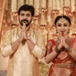 Pearle Maaney Instagram - Blessed🌸 @srinish_aravind . . . . . . Click @sainu_whiteline Event @sugarplumclt Saree by @milandesignkochi Make up @renjurenjimar Jewelry @sangeetha916gold Srini’s kurta @daavanidesigns Mehandi @nizanmehandydesigns