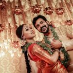 Pearle Maaney Instagram - 🥰 @srinish_aravind . . . . Click @sainu_whiteline Saree @milandesignkochi Events @sugarplumclt Make up @renjurenjimar Jewelry @sangeetha916gold