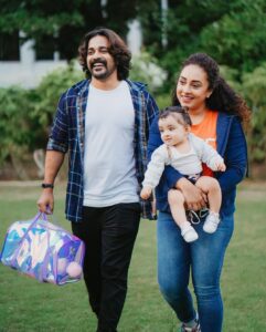 Pearle Maaney Instagram - This Valentines Day was definitely the most special one… @srinish_aravind my husband… Nila’s dad… made sure he reminded me something…. He reminded me who I was… and that he loves me for what I am. This was such an emotional day but don’t worry,I dint cry… I was Kili poyi 😜. Anyway I’m sure you are wondering what I’m talking about… well at 11.11 am today we will be uploading this special vlog on Our YouTube Channel. Stay Tuned my dear Family.❤️ . Thank you @rubenbijy my dear Aliyan for the amazing videos and clicks @magicmotionmedia 📸 🥰