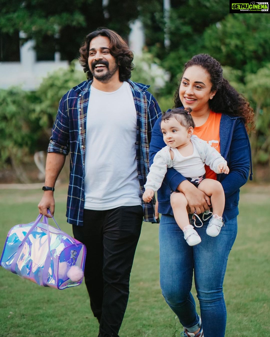 Pearle Maaney Instagram - This Valentines Day was definitely the most special one… @srinish_aravind my husband… Nila’s dad… made sure he reminded me something…. He reminded me who I was… and that he loves me for what I am. This was such an emotional day but don’t worry,I dint cry… I was Kili poyi 😜. Anyway I’m sure you are wondering what I’m talking about… well at 11.11 am today we will be uploading this special vlog on Our YouTube Channel. Stay Tuned my dear Family.❤️ . Thank you @rubenbijy my dear Aliyan for the amazing videos and clicks @magicmotionmedia 📸 🥰