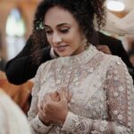 Pearle Maaney Instagram - We received all your blessings... ❤️ Thank You !!! 😘 @srinish_aravind . . . @sainu_whiteline Click Thank u for this beautiful Dream gown by @labelmdesigners Event by @eventiaevents Srini’s suit by @men_in_q_wedding #pearlishwedding Make up @sebastian.miranda.3998 Hair @sudhiar991