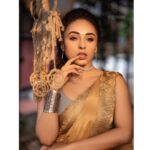 Pearle Maaney Instagram - The way I look at Pizza 🍕 🍕🤩 . . . Click by @_daisydavid_ @daisydavidphotography Saree by @rae_design_ Styled @ashif_marakkar Make up : Myself 🌺
