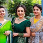 Pearle Maaney Instagram - Time for a chinna Throwback 😋 My sisters... who’ve been always with me... rachelmaaney @shradha_davis . . #engagementday 📸 @sainu_whiteline Outfit by my dear @labelmdesigners Makeup by @sebastian.miranda.3998 Hair @sudhiar991