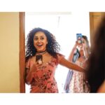 Pearle Maaney Instagram - Sand in the Hair... salty wind... but all we have now are the “Sweetest of Memories”🥰 . . “Celebrating the most beautiful decision I’ve ever made... @srinish_aravind ” 😘 . #pearlishbridalshower #pearlishwedding . .🧿 @naarisweddings click