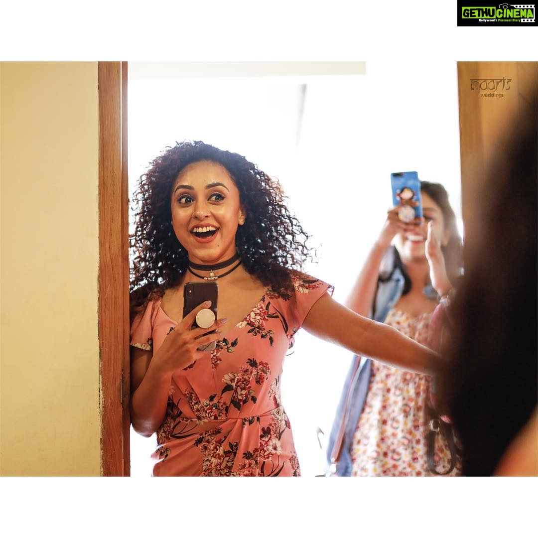 Pearle Maaney Instagram - Sand in the Hair... salty wind... but all we have now are the “Sweetest of Memories”🥰 . . “Celebrating the most beautiful decision I’ve ever made... @srinish_aravind ” 😘 . #pearlishbridalshower #pearlishwedding . .🧿 @naarisweddings click
