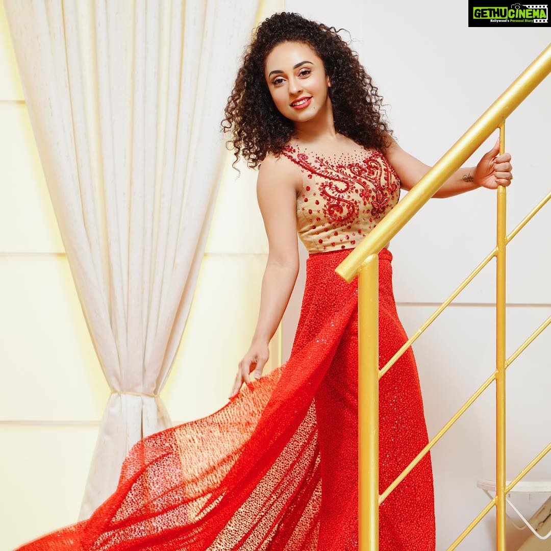 Pearle Maaney Instagram - Let Life Live You... Relax and Go with the Flow 🥰 . . Click: @anwarpattambiphotography Outfit : @rosstoryofficial