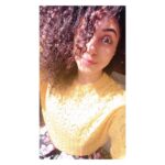 Pearle Maaney Instagram - Hello! Yellow! 🌼